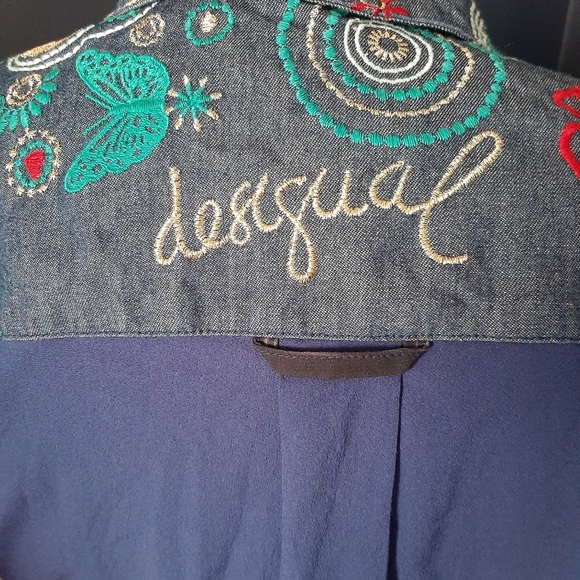 Desigual size large ladies button up - Picture 3 of 4